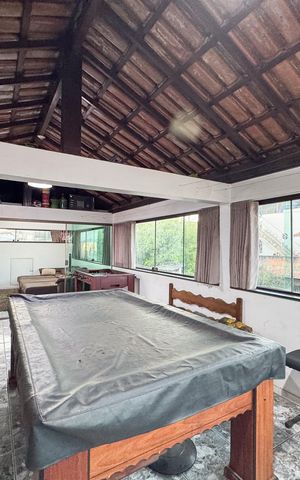 Casa à venda com 360m², 5 quartos e 5 vagas