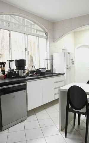 Casa para alugar com 160m², 4 quartos e 2 vagas Casa para alugar com 160m², 4 quartos e 2 vagasCozinha