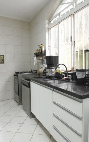 Casa para alugar com 160m², 4 quartos e 2 vagas Casa para alugar com 160m², 4 quartos e 2 vagasCozinha