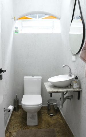 Casa para alugar com 160m², 4 quartos e 2 vagas Casa para alugar com 160m², 4 quartos e 2 vagasLavabo