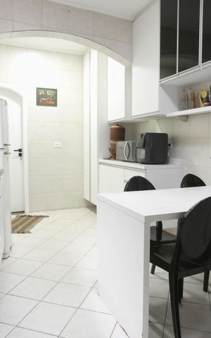Casa para alugar com 160m², 4 quartos e 2 vagas Casa para alugar com 160m², 4 quartos e 2 vagasCozinha
