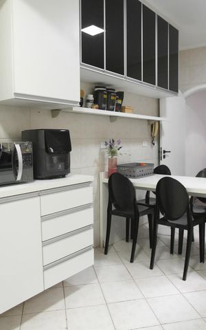 Casa para alugar com 160m², 4 quartos e 2 vagas Casa para alugar com 160m², 4 quartos e 2 vagasCozinha