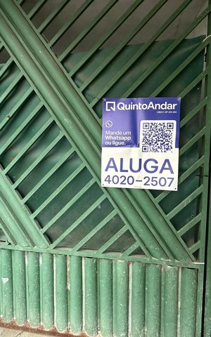 Casa para alugar com 110m², 2 quartos e 2 vagas Casa para alugar com 110m², 2 quartos e 2 vagasFachada