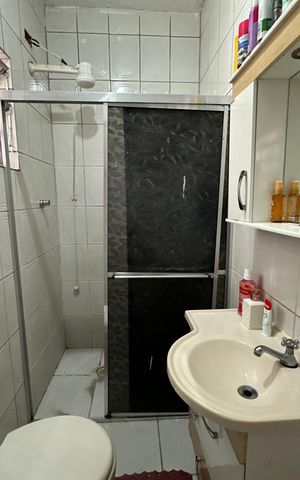 Casa para alugar com 110m², 2 quartos e 2 vagas Casa para alugar com 110m², 2 quartos e 2 vagasBanheiro