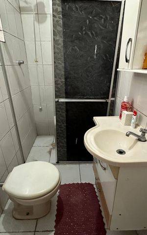 Casa para alugar com 110m², 2 quartos e 2 vagas Casa para alugar com 110m², 2 quartos e 2 vagasBanheiro