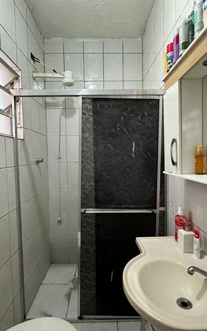 Casa para alugar com 110m², 2 quartos e 2 vagas Casa para alugar com 110m², 2 quartos e 2 vagasBanheiro