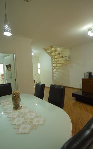 Casa de condomínio à venda com 143m², 3 quartos e 2 vagasSala 