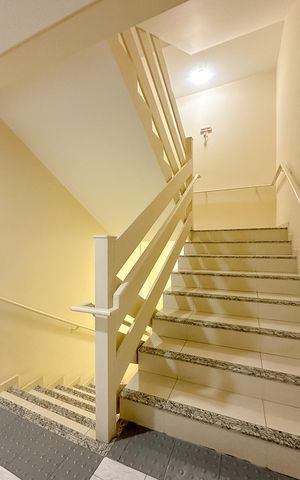 Apartamento para alugar com 92m², 2 quartos e 1 vagaEscada