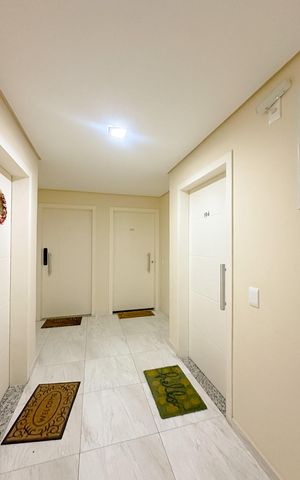 Apartamento para alugar com 92m², 2 quartos e 1 vagaHall social