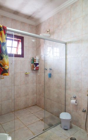 Casa para alugar com 324m², 4 quartos e 4 vagas Casa para alugar com 324m², 4 quartos e 4 vagasBanheiro da Suíte