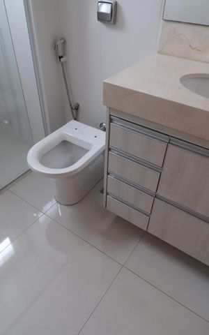 Apartamento para alugar com 135m², 3 quartos e 2 vagasBanheiro do Quarto 2
