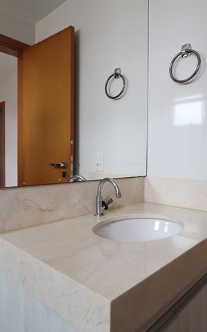 Apartamento para alugar com 135m², 3 quartos e 2 vagasBanheiro do Quarto 2