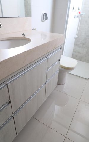 Apartamento para alugar com 135m², 3 quartos e 2 vagasBanheiro do Quarto 1