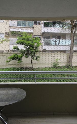 Apartamento à venda com 72m², 2 quartos e 1 vagaSala - Varanda