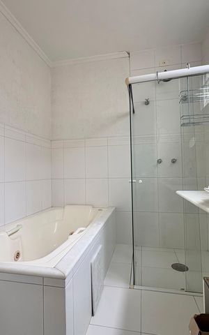 Casa de condomínio à venda com 190m², 4 quartos e 3 vagas Casa de condomínio à venda com 190m², 4 quartos e 3 vagasBanheiro da Suíte 3