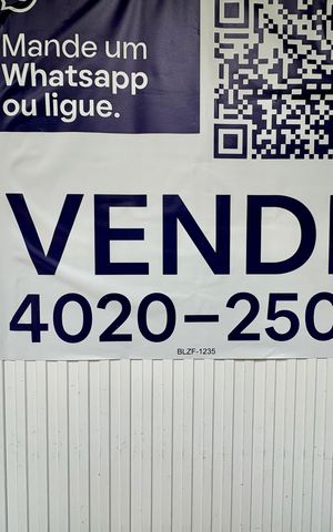 Casa de condomínio à venda com 190m², 4 quartos e 3 vagas Casa de condomínio à venda com 190m², 4 quartos e 3 vagasFachada