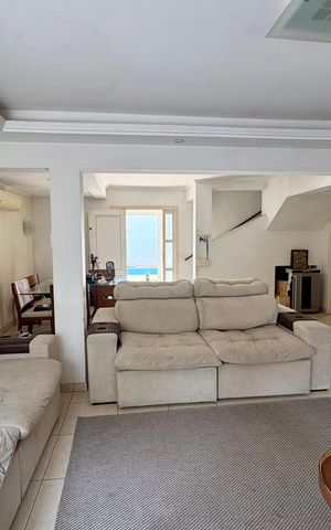 Casa de condomínio à venda com 190m², 4 quartos e 3 vagas Casa de condomínio à venda com 190m², 4 quartos e 3 vagasSala