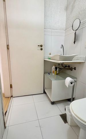 Casa de condomínio à venda com 190m², 4 quartos e 3 vagas Casa de condomínio à venda com 190m², 4 quartos e 3 vagasBanheiro da Suíte 1