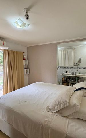 Casa de condomínio à venda com 190m², 4 quartos e 3 vagas Casa de condomínio à venda com 190m², 4 quartos e 3 vagasSuíte 2