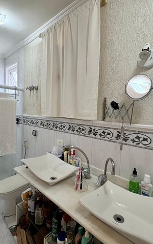 Casa de condomínio à venda com 190m², 4 quartos e 3 vagas Casa de condomínio à venda com 190m², 4 quartos e 3 vagasBanheiro da Suíte 2
