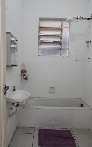 Casa à venda com 90m², 2 quartos e 2 vagasBanheiro Social