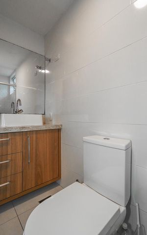 Apartamento para alugar com 82m², 2 quartos e 1 vaga Apartamento para alugar com 82m², 2 quartos e 1 vagaBanheiro da Suíte