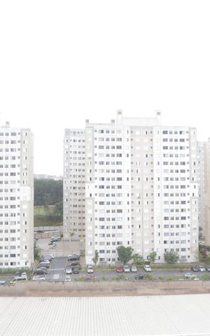 Apartamento para alugar com 36m², 2 quartos e 1 vaga Apartamento para alugar com 36m², 2 quartos e 1 vagaVista da janela da sala