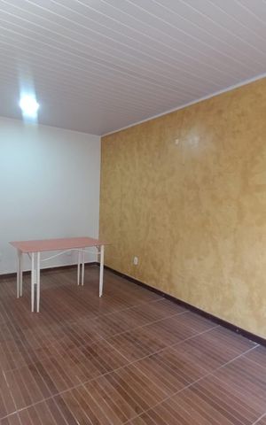Casa para alugar com 50m², 2 quartos e 1 vaga Casa para alugar com 50m², 2 quartos e 1 vagaSala