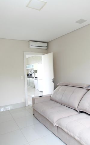 Casa de condomínio à venda com 586m², 6 quartos e 10 vagas Casa de condomínio à venda com 586m², 6 quartos e 10 vagasCasa Auxiliar