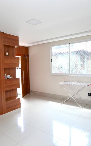 Casa de condomínio à venda com 586m², 6 quartos e 10 vagas Casa de condomínio à venda com 586m², 6 quartos e 10 vagasCasa Auxiliar