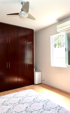 Casa de condomínio à venda com 586m², 6 quartos e 10 vagas Casa de condomínio à venda com 586m², 6 quartos e 10 vagasQuarto 2