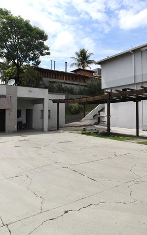 Casa de condomínio à venda com 586m², 6 quartos e 10 vagas Casa de condomínio à venda com 586m², 6 quartos e 10 vagasÁrea gourmet