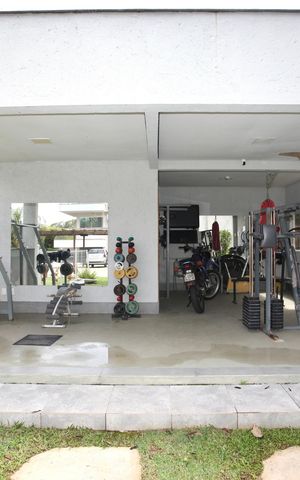 Casa de condomínio à venda com 586m², 6 quartos e 10 vagas Casa de condomínio à venda com 586m², 6 quartos e 10 vagasAcademia