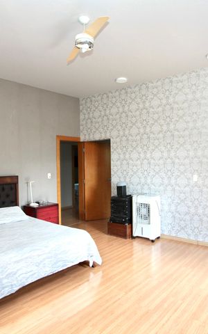 Casa de condomínio à venda com 586m², 6 quartos e 10 vagas Casa de condomínio à venda com 586m², 6 quartos e 10 vagasQuarto Suíte