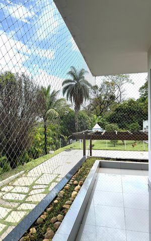 Casa de condomínio à venda com 586m², 6 quartos e 10 vagas Casa de condomínio à venda com 586m², 6 quartos e 10 vagasCasa Auxiliar