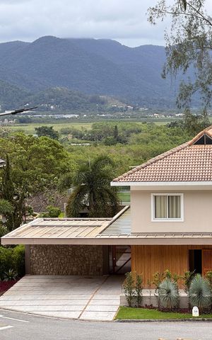 Casa de condomínio para alugar com 650m², 5 quartos e 2 vagas Casa de condomínio para alugar com 650m², 5 quartos e 2 vagasVista Área externa