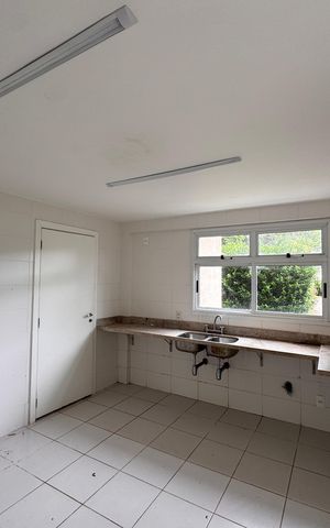 Casa de condomínio para alugar com 650m², 5 quartos e 2 vagas Casa de condomínio para alugar com 650m², 5 quartos e 2 vagasCozinha