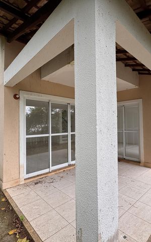 Casa de condomínio para alugar com 650m², 5 quartos e 2 vagas Casa de condomínio para alugar com 650m², 5 quartos e 2 vagasÁrea externa