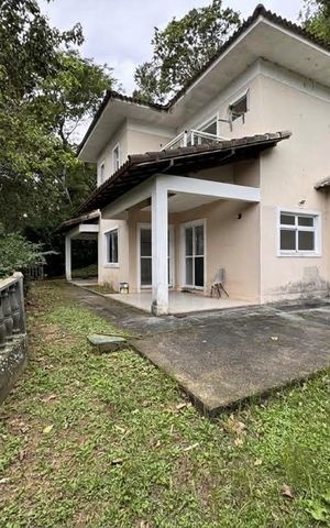 Casa de condomínio para alugar com 650m², 5 quartos e 2 vagas Casa de condomínio para alugar com 650m², 5 quartos e 2 vagasFachada