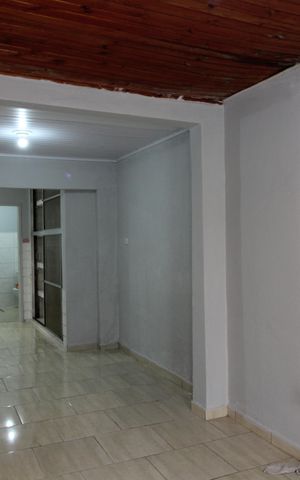 Casa para alugar com 180m², 2 quartos e 2 vagasSala 
