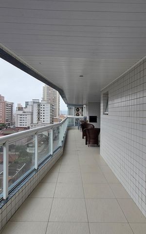 Apartamento para alugar com 156m², 3 quartos e sem vaga Apartamento para alugar com 156m², 3 quartos e sem vagaVaranda