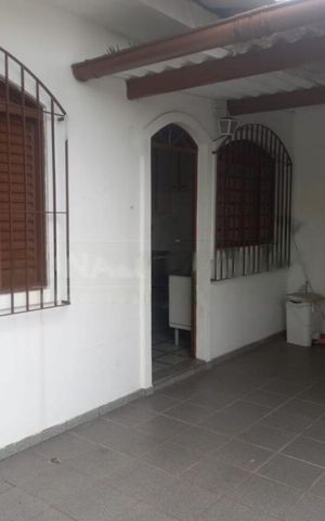 Casa à venda com 180m², 2 quartos e 3 vagas