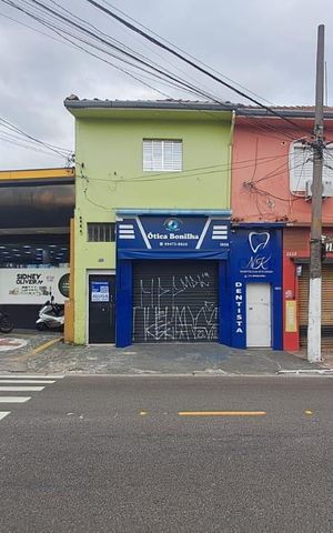 Casa para alugar com 60m², 2 quartos e sem vaga Casa para alugar com 60m², 2 quartos e sem vagaFachada