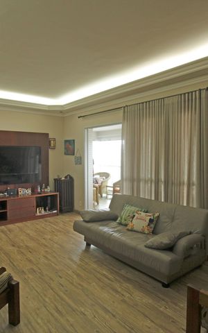 Apartamento para alugar com 134m², 4 quartos e 2 vagasSala