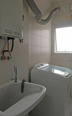 Apartamento para alugar com 134m², 4 quartos e 2 vagasCozinha e Área de Serviço