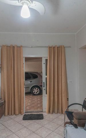Casa para alugar com 182m², 3 quartos e 3 vagas Casa para alugar com 182m², 3 quartos e 3 vagasSala