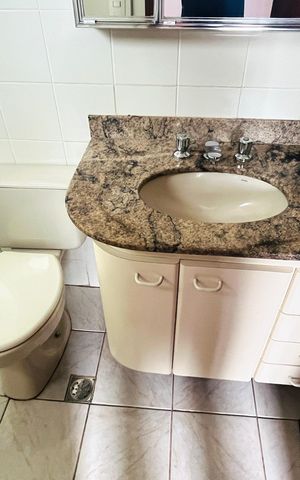 Apartamento à venda com 75m², 3 quartos e 2 vagas Apartamento à venda com 75m², 3 quartos e 2 vagasBanheiro Suíte