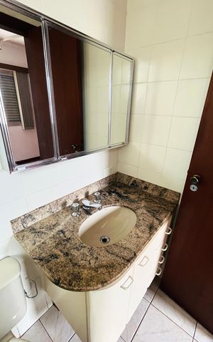 Apartamento à venda com 75m², 3 quartos e 2 vagas Apartamento à venda com 75m², 3 quartos e 2 vagasBanheiro Suíte