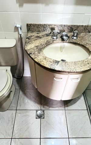 Apartamento à venda com 75m², 3 quartos e 2 vagas Apartamento à venda com 75m², 3 quartos e 2 vagasBanheiro