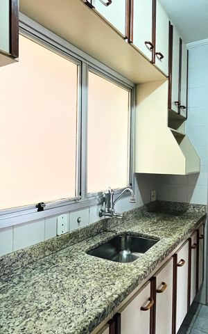 Apartamento à venda com 75m², 3 quartos e 2 vagas Apartamento à venda com 75m², 3 quartos e 2 vagasCozinha